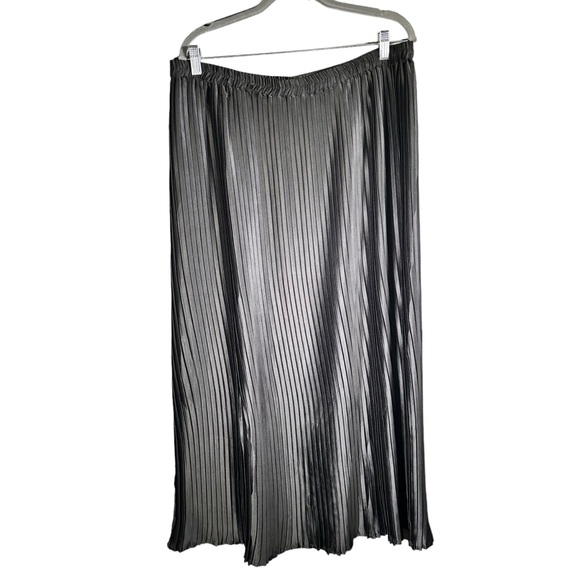 Flint & Moss Pleated Satin Accordion Maxi Skirt Black Size XL Elastic Waist - Picture 2 of 7